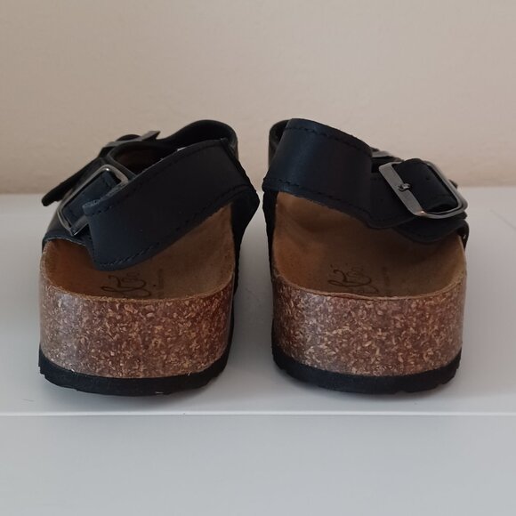 EUC Men's Bos. & Co. "Indiana" Black Leather Buckle Sandals, Size 10 (EUR 43) - Picture 9 of 11